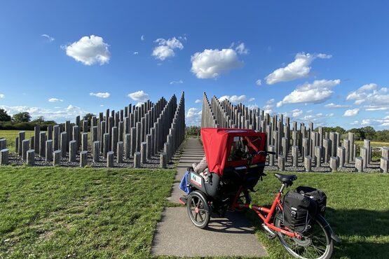 Rikscha HUGO-MOBIL steht am Neuhof