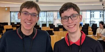 Vlnr: Christian Adam und Leander Harles vom Kernteam des Jugendforums Neu-Isenburg