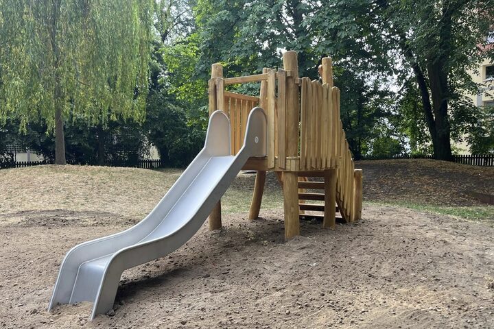 Neuer Rutschenturm auf dem Wilhelmsplatz