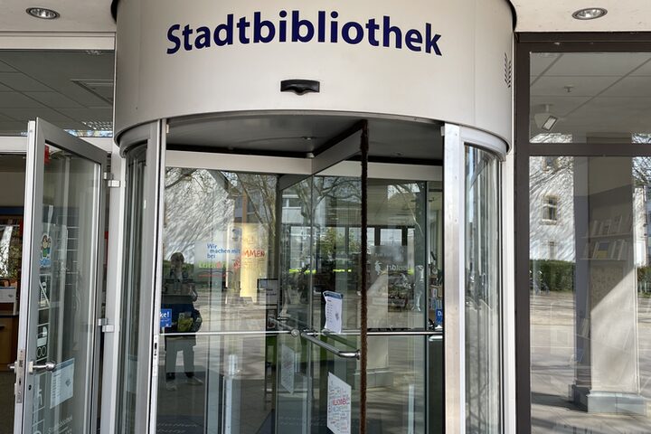 Haupteingang Stadtbibliothek
