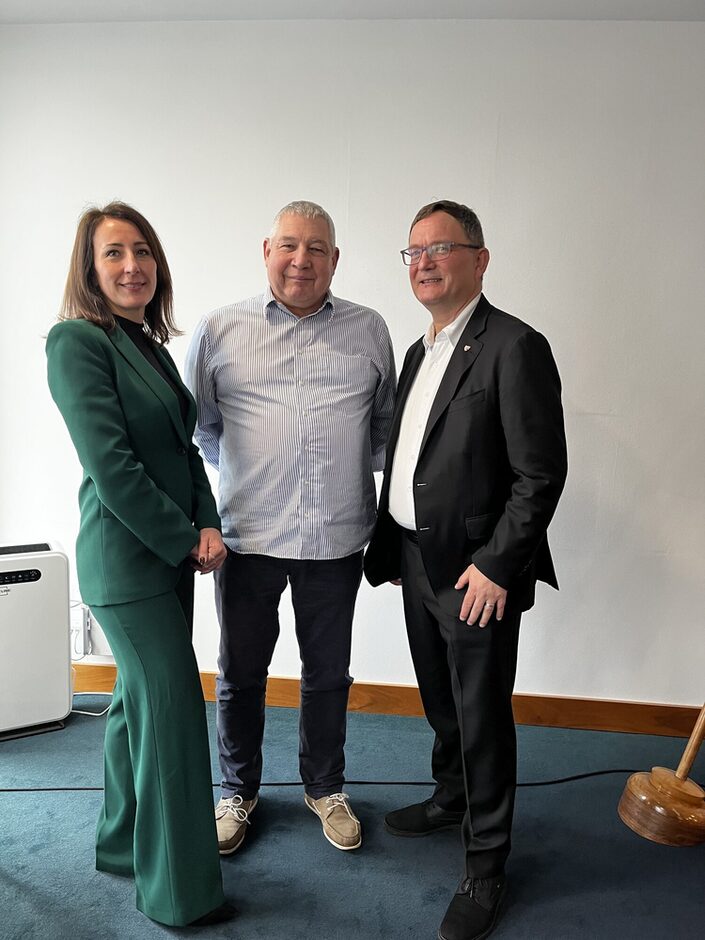 vlnr Dezenana Sabic, Thomas Peters, Bürgermeister Dirk Gene Hagelstein