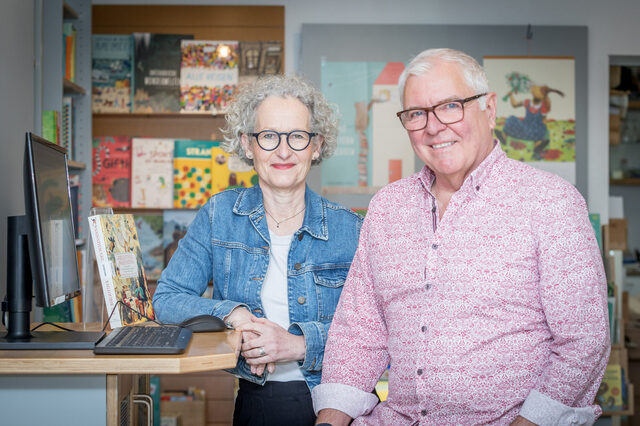 Anja Kronier und Michael Roth in ihrer Buchhandlung Buch 78 in Neu-Isenburg