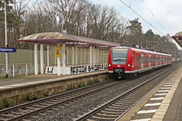 Haltestelle Bahnhof Zeppelinheim mit der roten S7