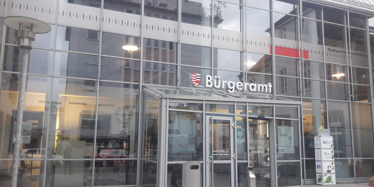 Eingang Bürgeramt Neu-Isenburg, Schulgasse 1