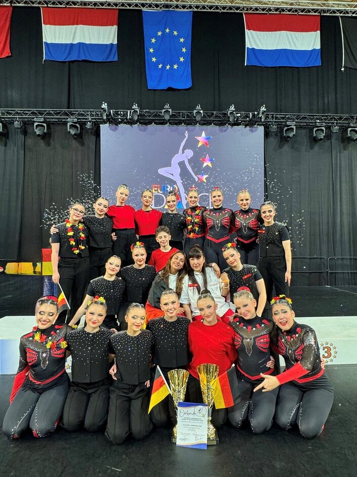 Formation Phoenix des Tanzsportclubs Ysenburg