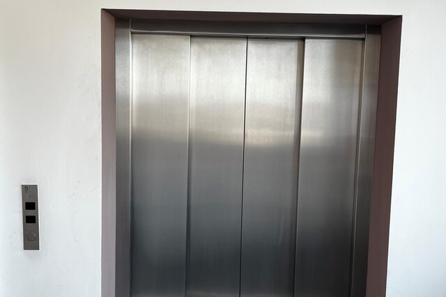 Aufzug im Rathaus Neu-Isenburg