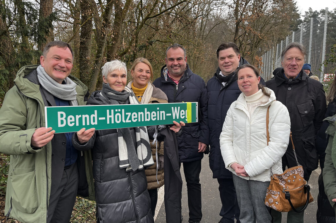 Einweihung Bernd-Hölzenbein-Weg