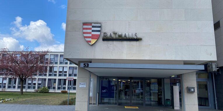 Haupteingang Rathaus Neu-Isenburg