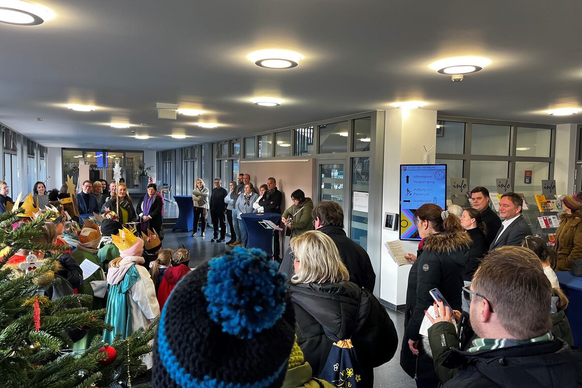 Sternsinger beim Besuch im Rathaus