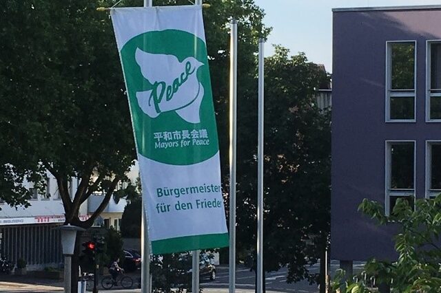 Neu-Isenburg zeigt Flagge gegen Atomwaffen (Archivfoto)