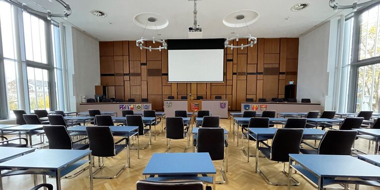 Plenarsaal im Rathaus der Stadt Neu-Isenburg