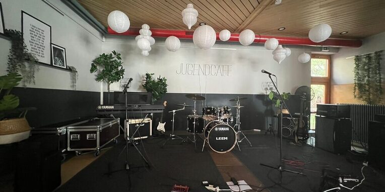 Musikbühne im Jugendcafé Neu-Isenburg