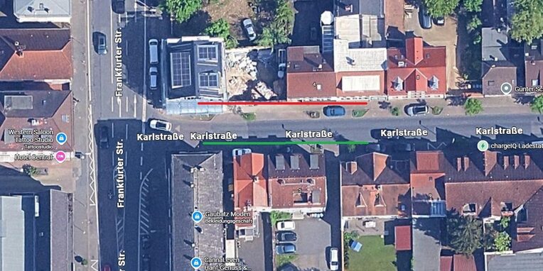 Luftbild der Karlstraße mit Sperrung im ersten und zweiten Bauabschnitt (rote Linie im Luftbild)