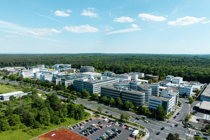 Blick in das Gewerbegebiet Ost. Hier soll die geplante Regionaltangente West enden.