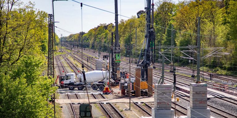 Bauarbeiten am Kreuzungsbauwerk in Neu-Isenburg