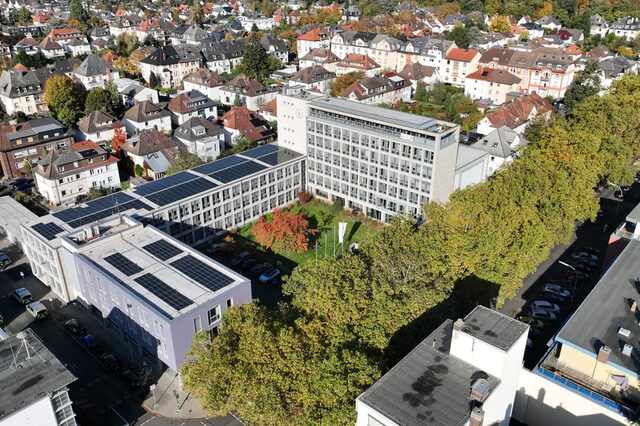 Drohnenfoto Rathaus Herbst 2024