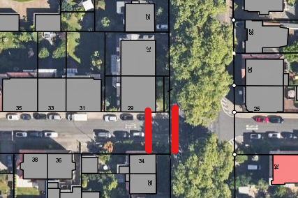 Luftbild Straßenmündung Stoltzestraße Ecke Hugenottenhalle mit roten Balken gekennzeichnet