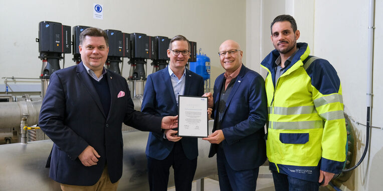 Urkundenübergabe an die Stadtwerke Neu-Isenburg GmbH