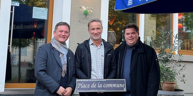 Vlnr: Bürgermeister Dirk Gene Hagelstein, Bürgermeister Udo Geldner, Erster Stadtrat Stefan Schmitt