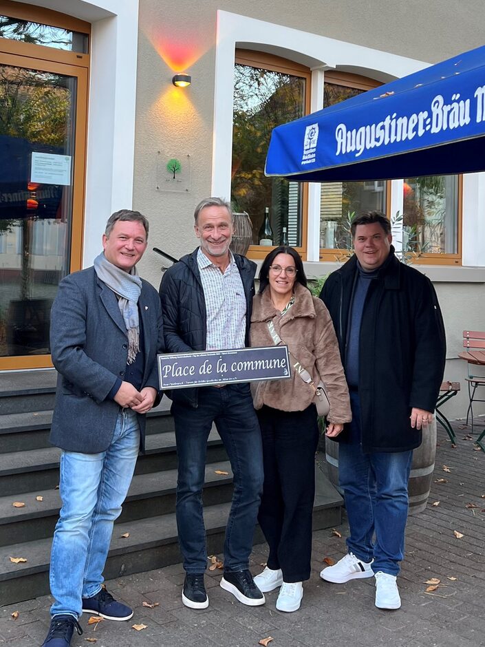 Vlnr: Bürgermeister Dirk Gene Hagelstein, Bürgermeister Udo Geldner mit Ehefrau Doreen Geldner und Erster Stadtrat Stefan Schmitt