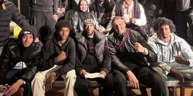 Gruppenbild mit Rapper Remo (zweiter von rechts)