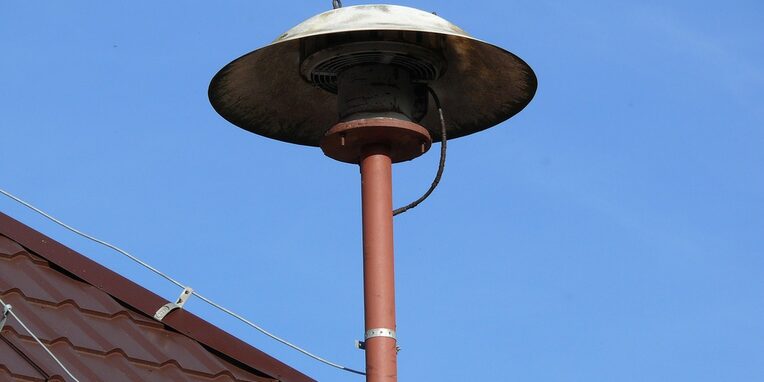 Sirenenanlage auf einem Dach