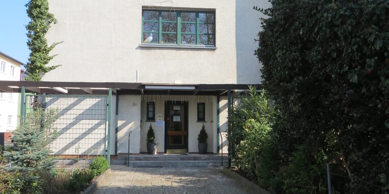 Haus Dr. Bäck, Hugenottenallee 34