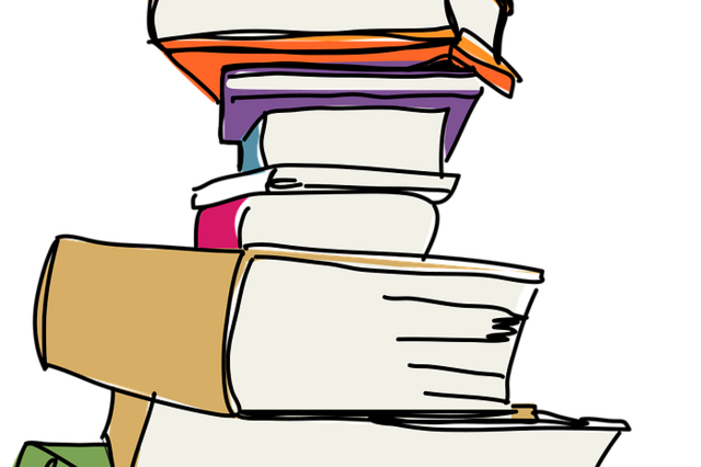 Ein Stapel bunter Bücher