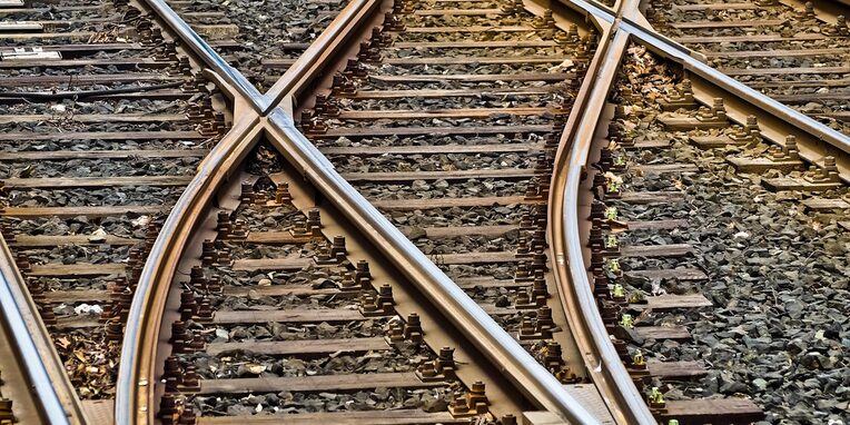 Eisenbahnschienen, Weichen und Gleise
