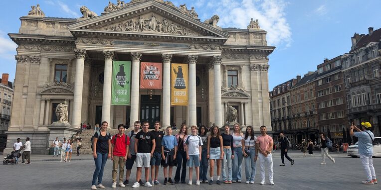 Gruppenfoto des Kernteams des Jugendforums in Brüssel