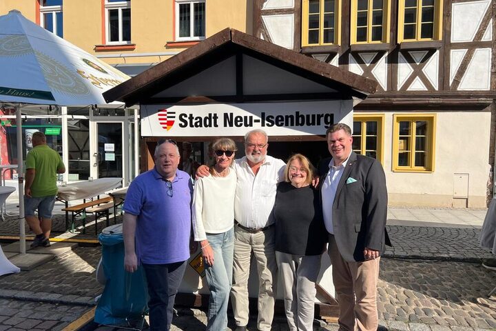 Vlnr.: Dezernent Pierre Fontaine, Martina Schuder, Bürgermeister a.D. Werner Beyer, Ute Marschalk, Erster Stadtrat Stefan Schmitt
