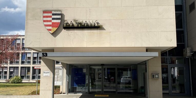 Haupteingang Rathaus Neu-Isenburg