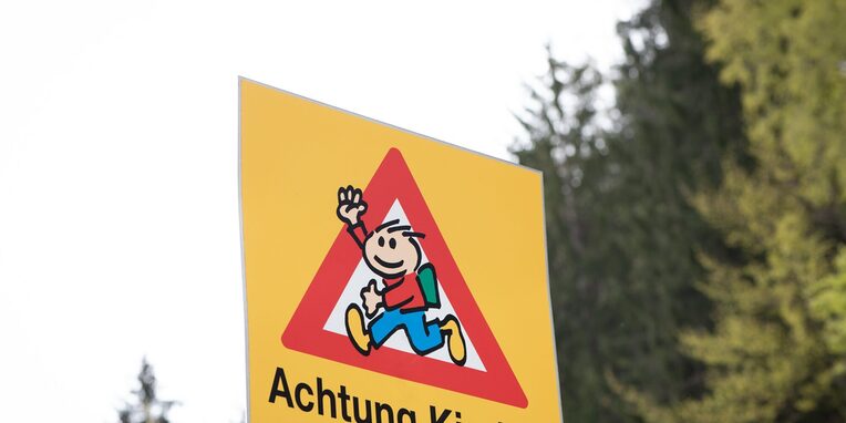 Schild, Achtung, Kinder