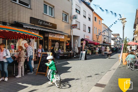 Der vielfältige Einzelhandel in der Stadt lädt zum Entdecken ein und bietet regionale Spezialitäten.